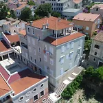 شقة Losinj Panorama Penthouse *