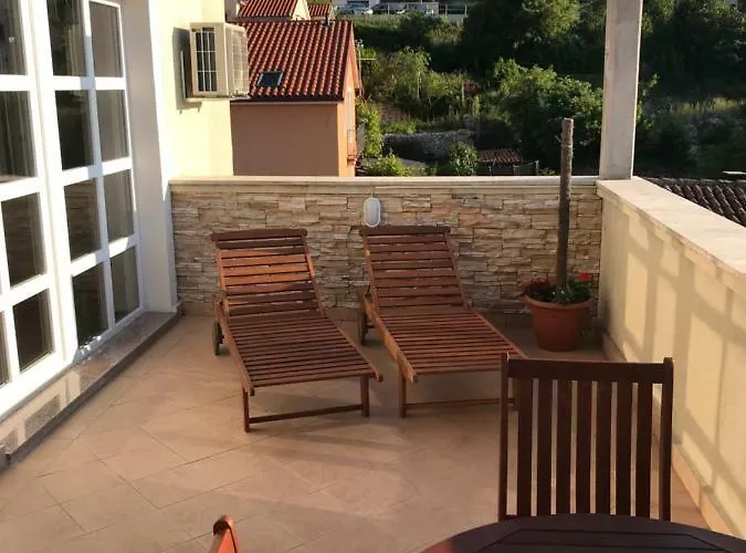 Losinj Panorama Penthouse Apartment *
